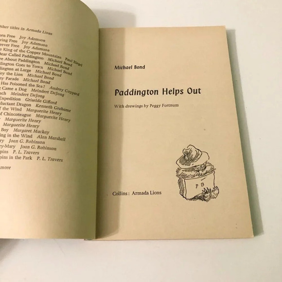 Vtg 1973 Paddington Bear Helps Out An Armada Lion Book  Paperback Michael Bond - Picture 8 of 16